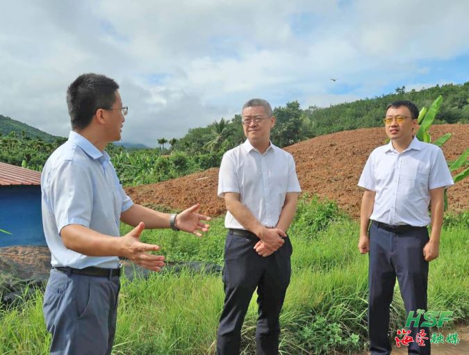 艾軼倫在立才農(nóng)場公司墾區(qū)耕地“非糧化”“非農(nóng)化”專項(xiàng)整改復(fù)耕地塊調(diào)研。